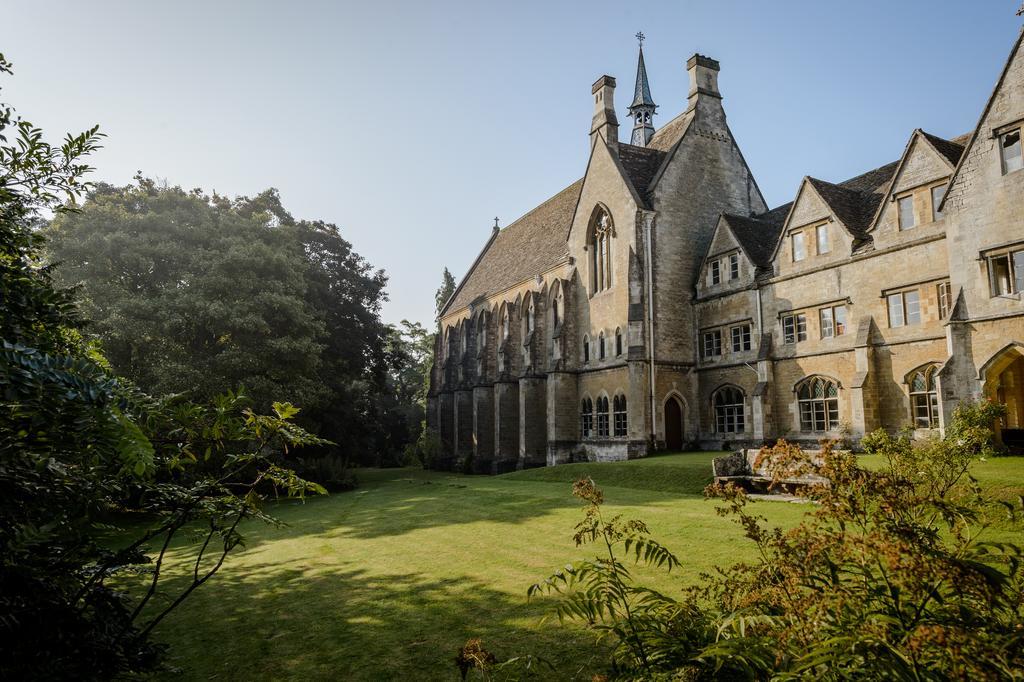 The Convent Hotel Stroud  Exterior photo