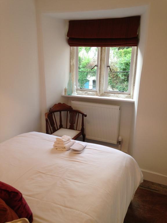 The Convent Hotel Stroud  Room photo